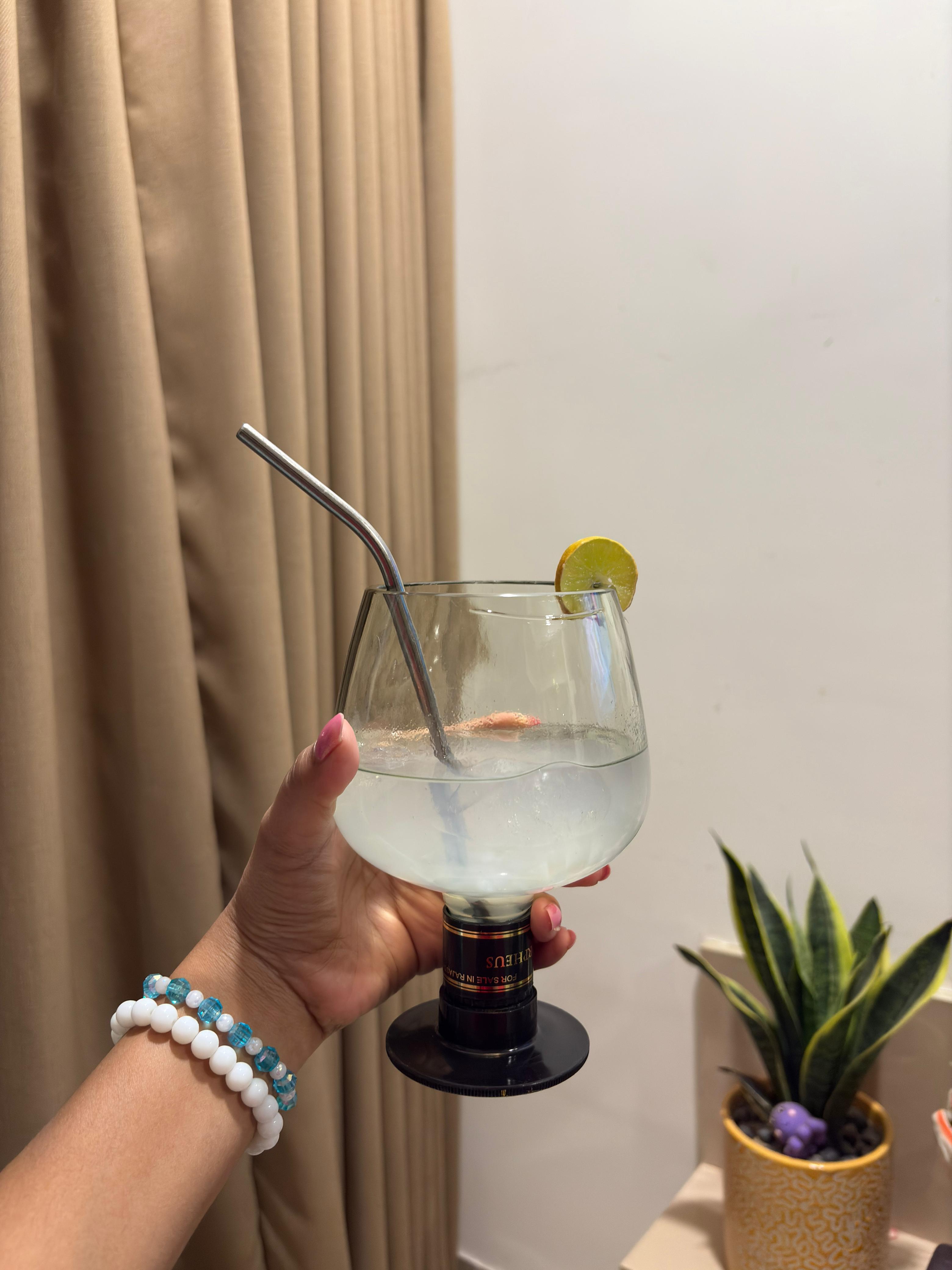 Morphius Wine Glass